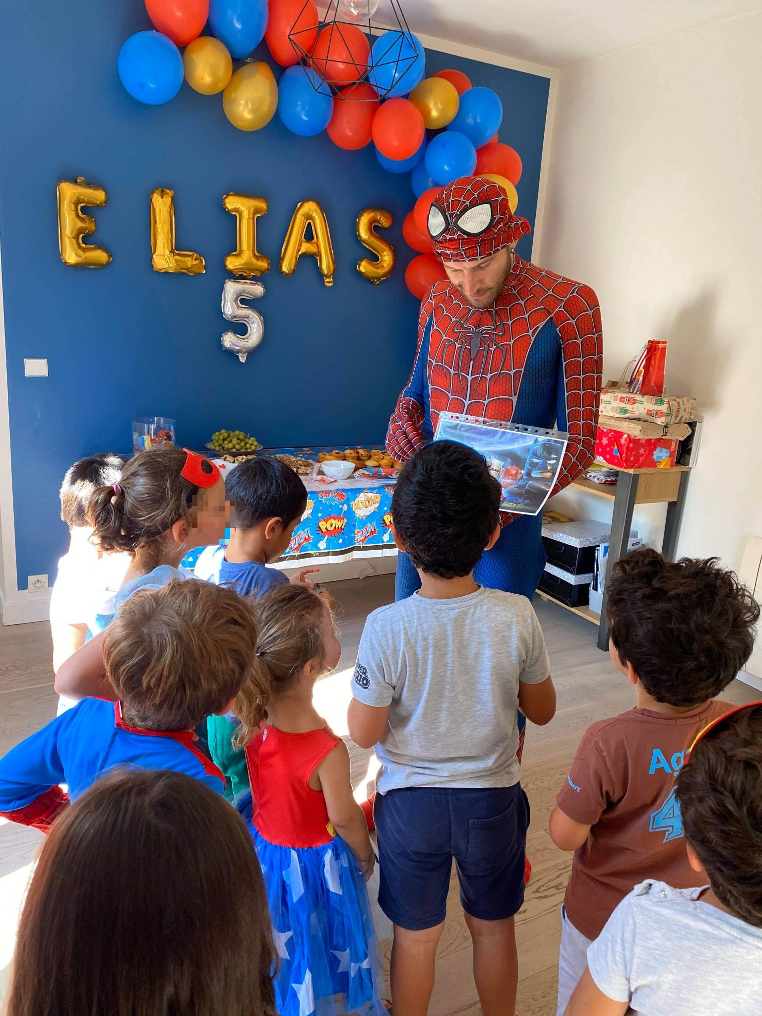 Organiser un anniversaire d'enfant à la maison sur le thème de Spider-man